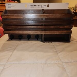 MAIL AND KEY RACK - NEW